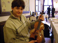 Oleg Semenucha (UKR) s houslemi J. B. Guadagnini